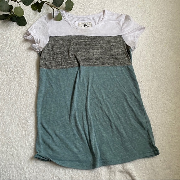 Reflex | short sleeve colorblock crewneck T-shirt blue and gray - Picture 2 of 5